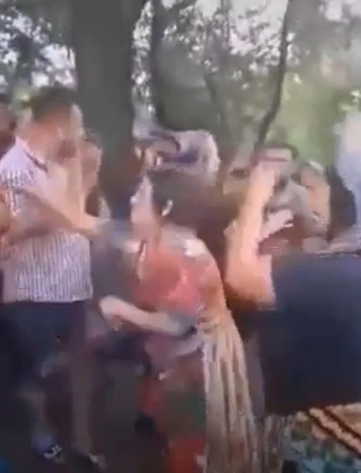 Un tânăr din Vâlcea a fost răpit, sechestrat și bătut după ce a mers să se întâlnească cu o fată cunoscută pe internet 783246