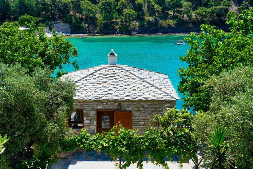 Țeapa luată de o familie de români în Grecia. Cum arăta în poze vila rezervată și ce au găsit, de fapt, când au ajuns acolo 783264