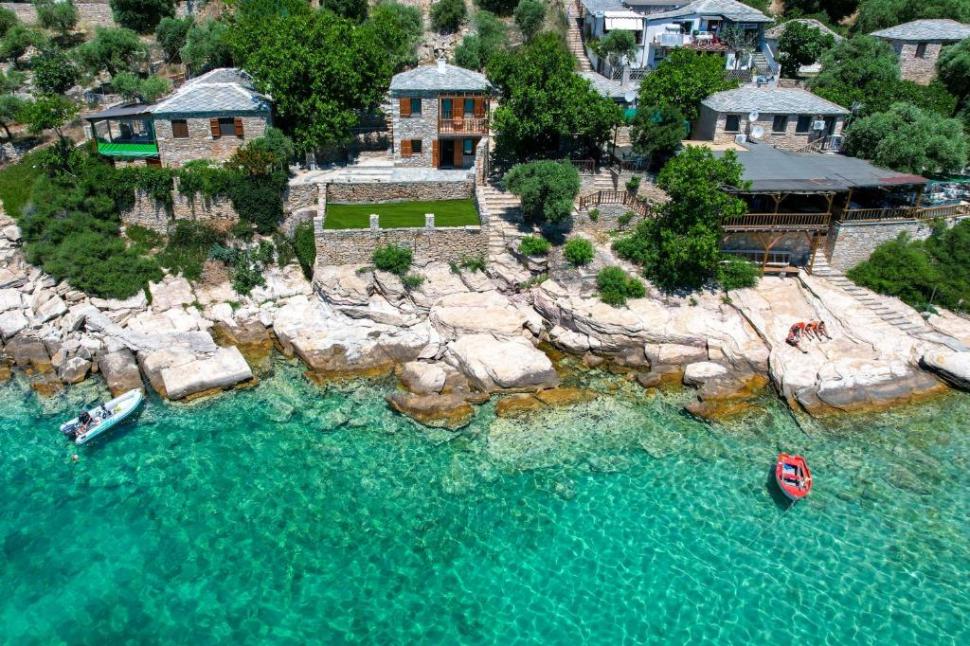 Țeapa luată de o familie de români în Grecia. Cum arăta în poze vila rezervată și ce au găsit, de fapt, când au ajuns acolo 783266