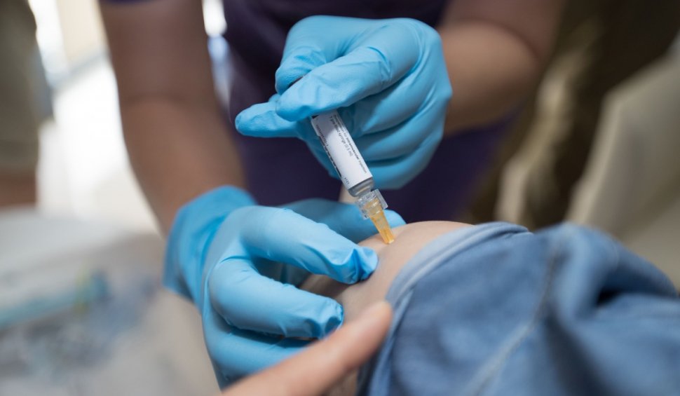 Vaccinul anti-HPV ar putea preveni cancerul cervical la femeile cu celule precanceroase, arată ultimele studii