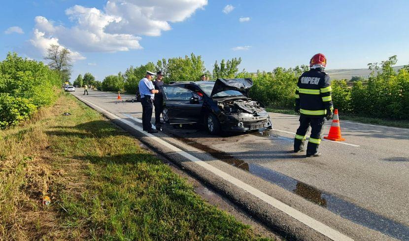 Accident grav în Vaslui. Au fost implicate trei maşini | Cinci oameni au ajuns la spital 783501