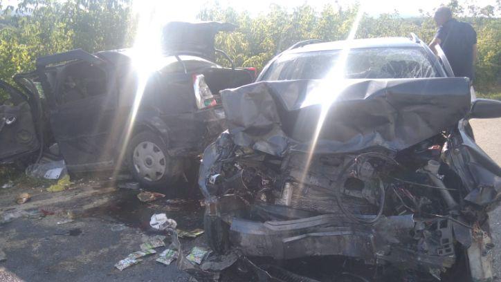 Accident grav în Vaslui. Au fost implicate trei maşini | Cinci oameni au ajuns la spital 783503