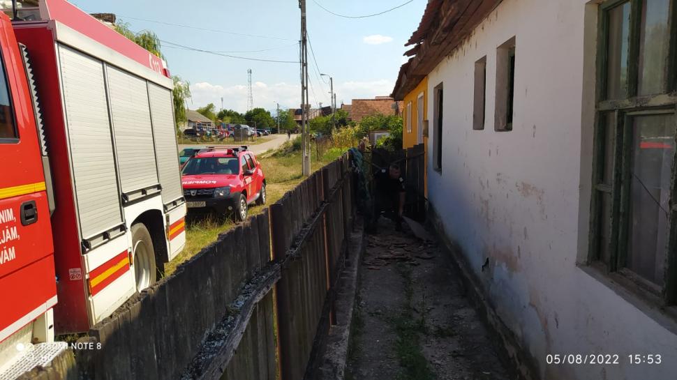 Explozie puternică la o casă din localitatea Călan, judeţul Hunedoara 783421
