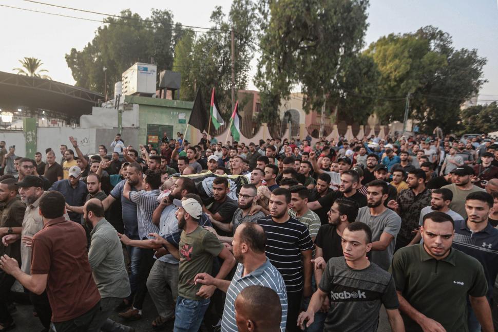 Zeci de rachete, lansate din Fâşia Gaza spre Israel, ca ripostă la operaţiunea militară. A fost reactivat sistemul Iron Dome. SUA face apel la calm 783520