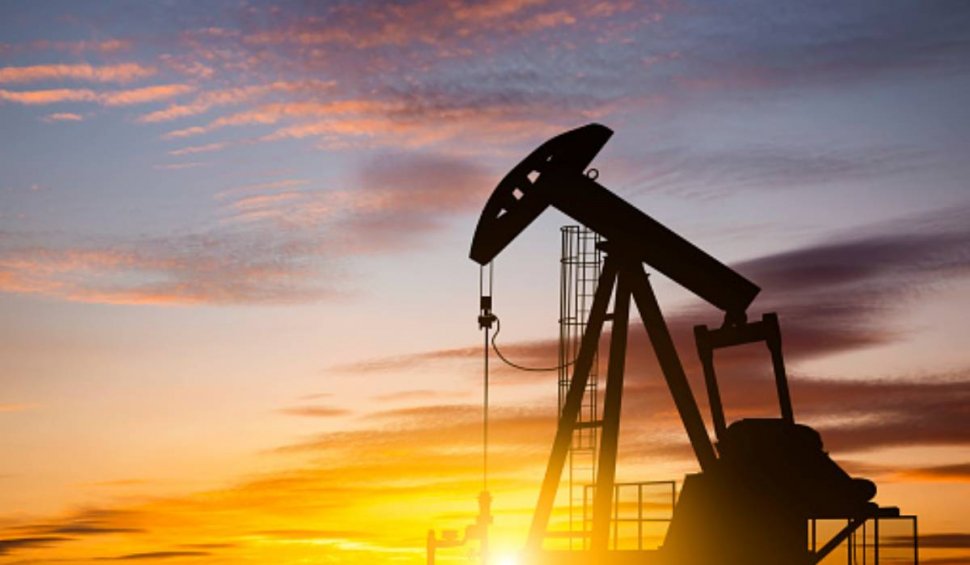 Prețul petrolului rămâne aproape de minimul atins, din cauza temerilor legate de recesiune