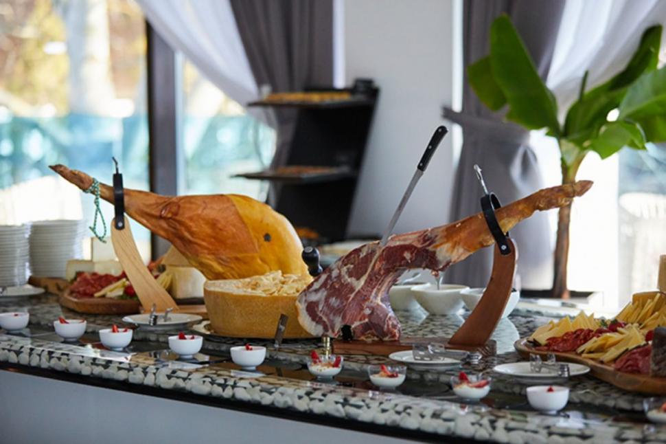 Unde se găseşte unul dintre cele mai luxoase resorturi din România. Locul ideal pentru un teambuilding de neuitat 783377