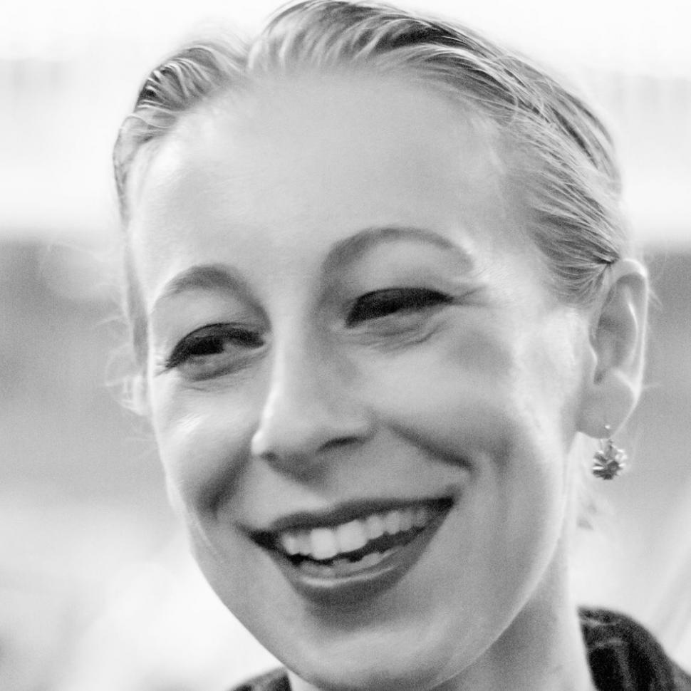 Simona Săndulescu, o cunoscută artistă din Bucureşti, a fost găsită moartă după ce a lăsat un mesaj de adio pe Facebook 783575