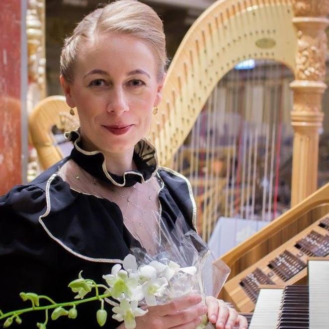 Simona Săndulescu, o cunoscută artistă din Bucureşti, a fost găsită moartă după ce a lăsat un mesaj de adio pe Facebook 783578