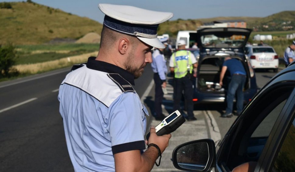 Surpriza pe care au avut-o poliţiştii când au oprit un tânăr care conducea cu aproape 200 de km/h, în Mureş