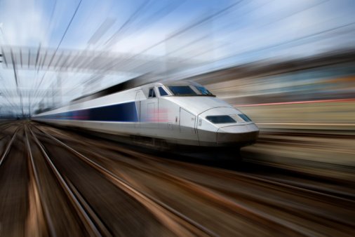 Un bărbat a furat cablurile electrice de la trenurile de mare viteză din Spania | Circulația feroviară, blocată ore în şir pe ruta Madrid-Barcelona