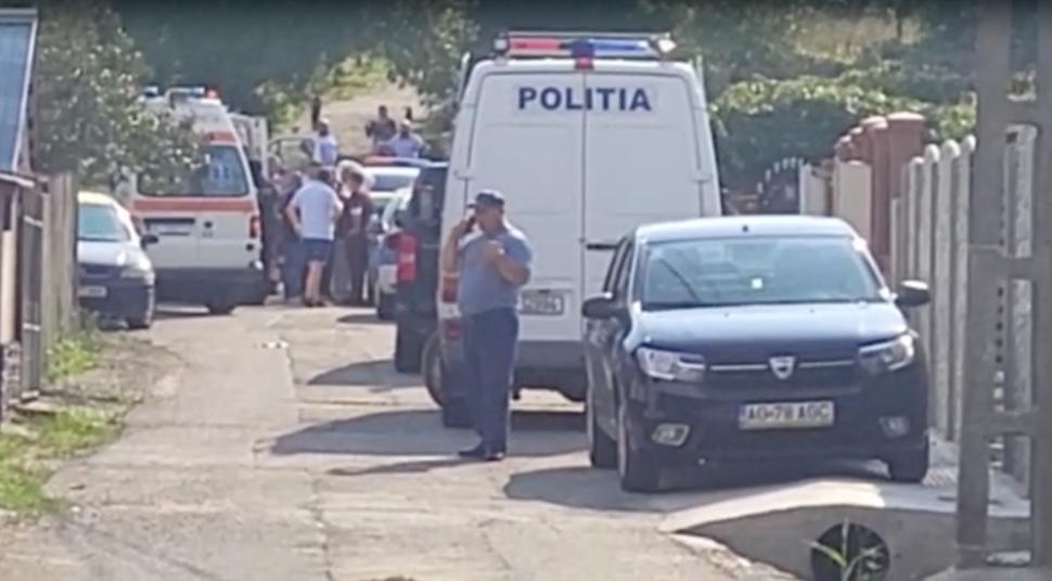Masacru într-o casă din Bascov. Bărbat reţinut după ce a omorât cinci oameni, printre care şi un copil | Medic legist: "Criminalul din Argeş a folosit pietre şi obiecte tăioase"  784041