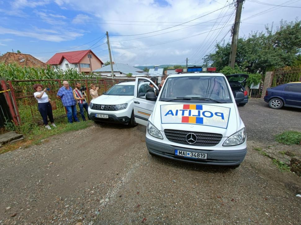 Filmul crimei de la Bascov care a şocat România. Bărbatul care şi-a măcelărit familia a vrut să se răzbune pentru că nu era tratat egal cu ceilalţi 784261