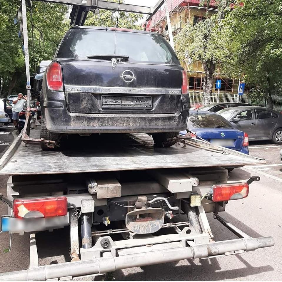 Primăria Sectorului 6 a început curățarea străzilor de rable. Ce trebuie să ştie proprietarii care vor să îşi recupereze maşinile abandonate 784291