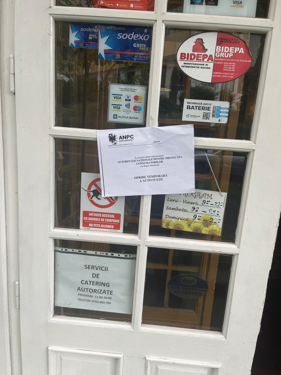 100 kg de produse alimentare expirate, retrase de la vânzare, în Sinaia şi Predeal 784460