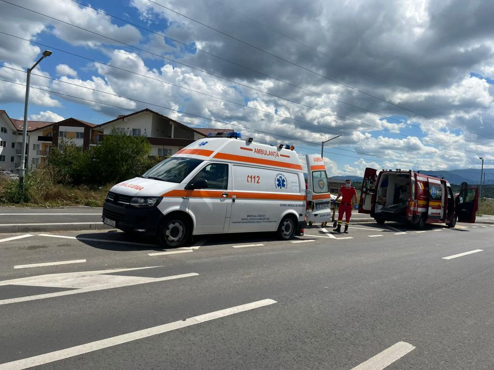 Un ambulanțier din Sibiu a sărit în flăcări pentru pacient, la un incendiu în Cisnădie: "Era fata victimei în stradă, plângea, striga la noi să o ajutăm" 784508