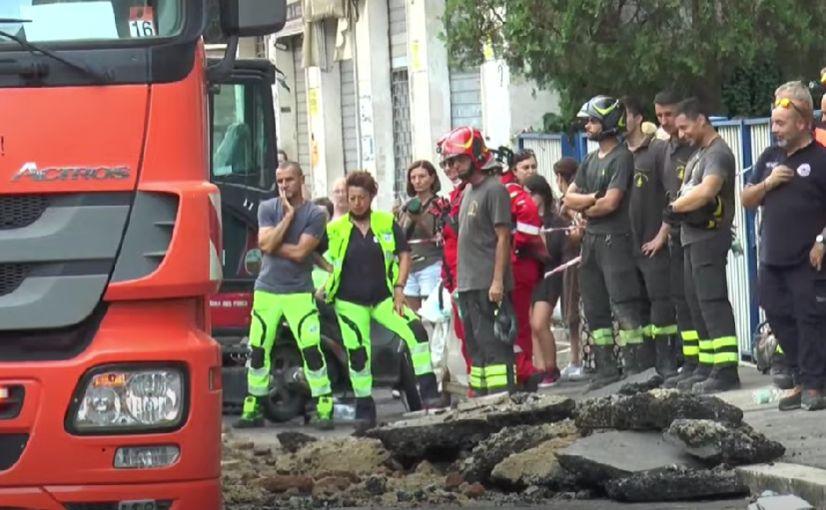 "Ajutați-mă, scoateți-mă de aici". Bărbat îngropat de viu în Italia în timp ce săpa un tunel pentru a jefui o bancă 784494