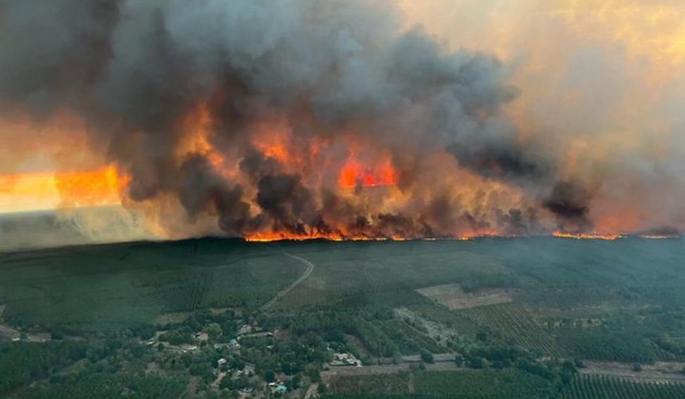Incendii uriașe în Franța. România sare în ajutorul pompierilor care luptă cu "monstrul" de lângă Bordeaux