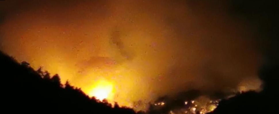 Incendiu în insula Thassos: Sute de pompieri, şase avioane şi şase elicoptere intervin pentru stingerea flăcărilor 784319