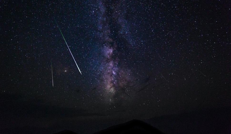 Perseide 2022, cea mai frumoasă ploaie de stele căzătoare. De unde o poţi vedea mai bine: "Vor cădea în jur de 100 de meteori pe oră" 784322
