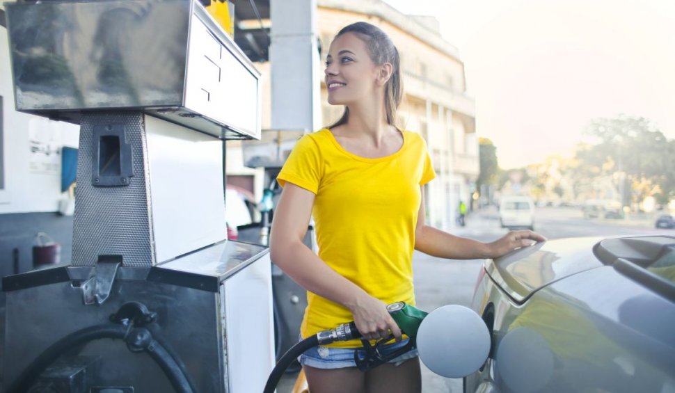 Prețul benzinei și al motorinei în România, astăzi, 11 august 2022. Fluctuaţii la costul carburanţilor