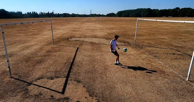 Apă cu rația în magazin, la Londra! Anglia se usucă sub efectele secetei, amplificată de arșiță 784660