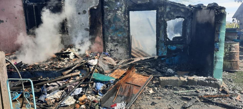 "Să o privim ca un semn" | Icoană a Sfintei Maria, găsită intactă după un incendiu care a distrus complet o casă din Botoşani 784708