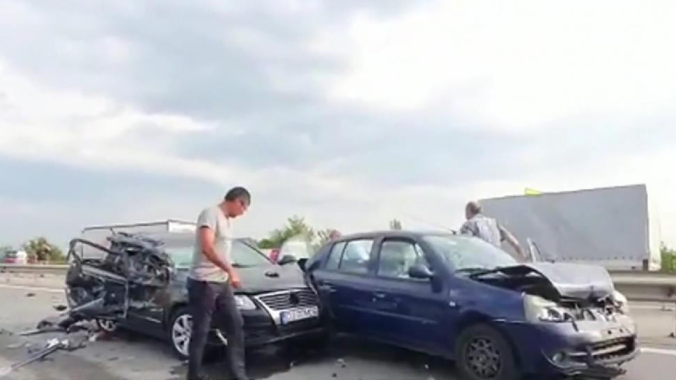 Carambol cu 9 maşini şi un TIR pe Autostrada A1