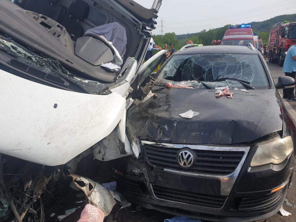 Accident cumplit la Teişani, Prahova. Un bărbat a murit, iar alte 9 persoane sunt rănite 785020
