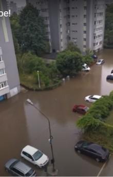 Urgia naturii a făcut prăpăd în Olt după o furtună de cod roşu. Localnicii au primit mesaj Ro-Alert 785007