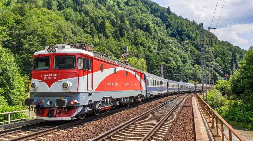 CFR anunţă întârzieri la trei trenuri din cauza unei defecțiuni pe linia Radna-Varadina