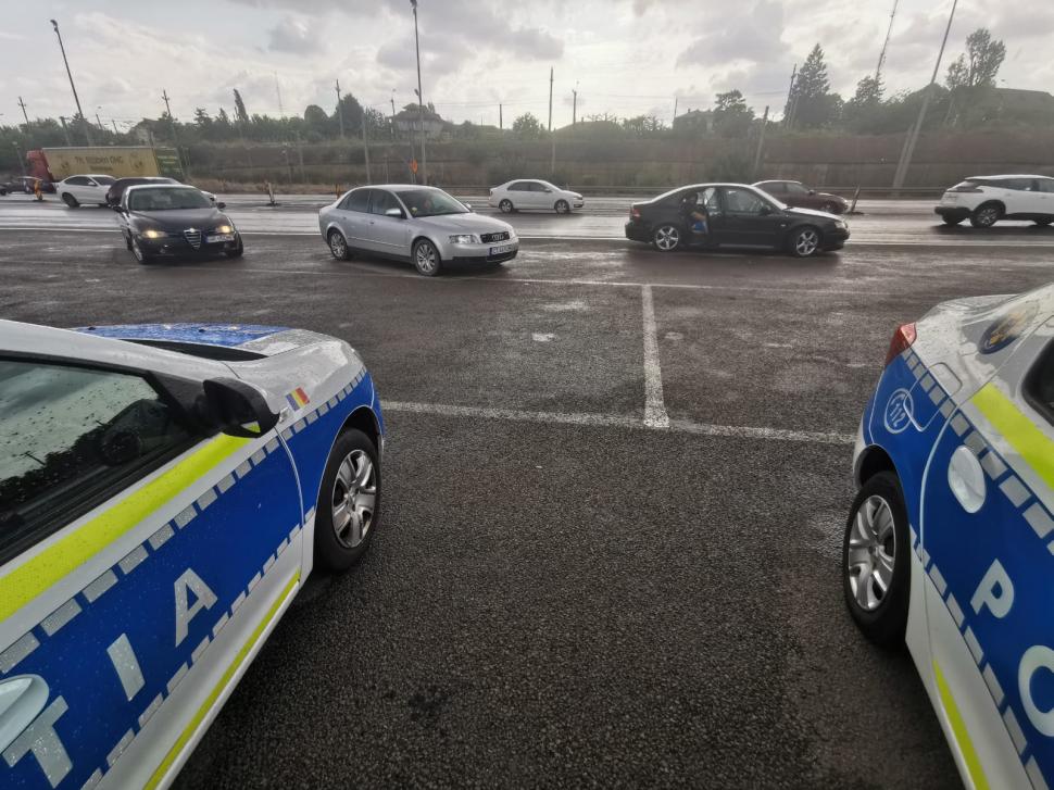 Ferrari de 100.000 de euro, prins fără ITP pe Autostrada Soarelui 785134