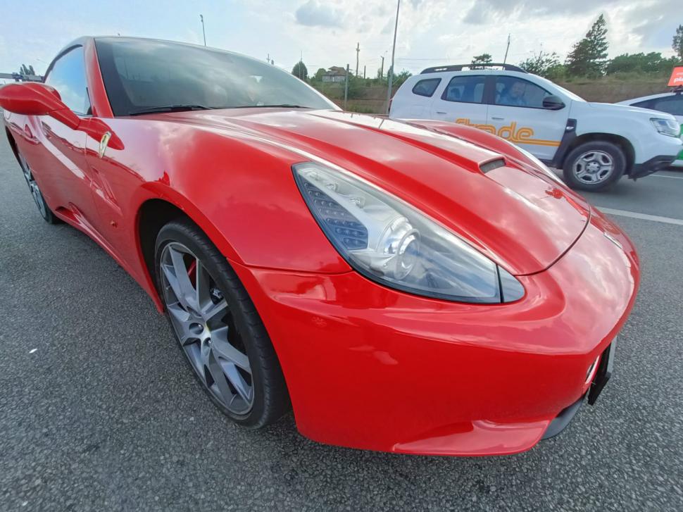 Ferrari de 100.000 de euro, prins fără ITP pe Autostrada Soarelui 785142