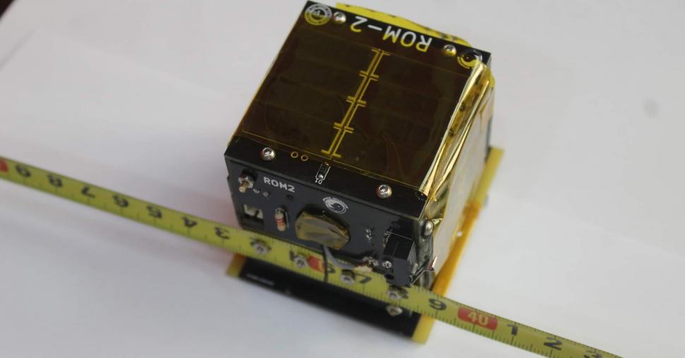 Un microsatelit de buzunar construit de liceeni români va fi lansat în spațiu cu o rachetă SpaceX 785352