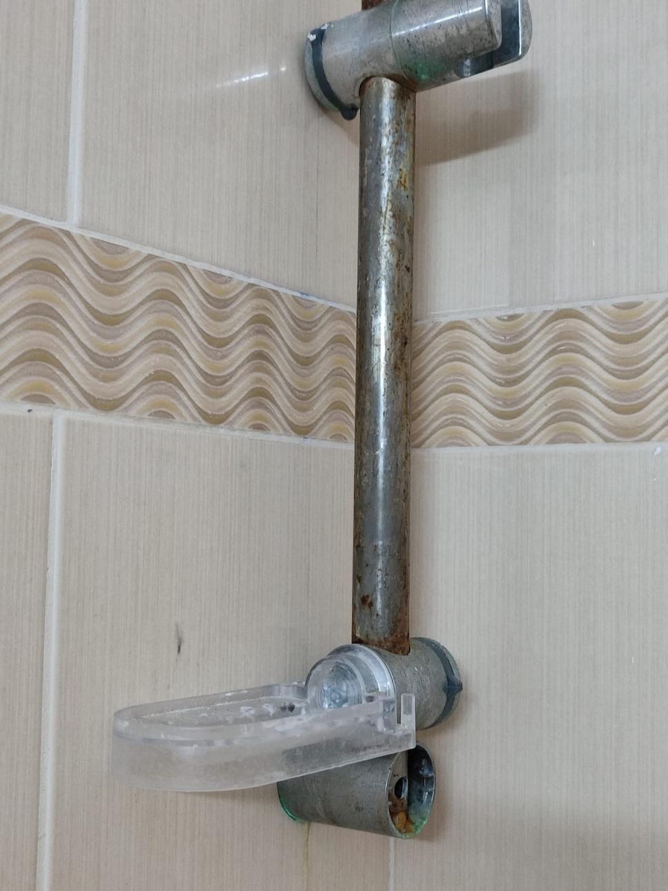 Mizeria de nedescris găsită de o familie într-un hotel dintr-o stațiune de pe litoral | ”Cameristele duc gunoiul când își aduc aminte” 785274