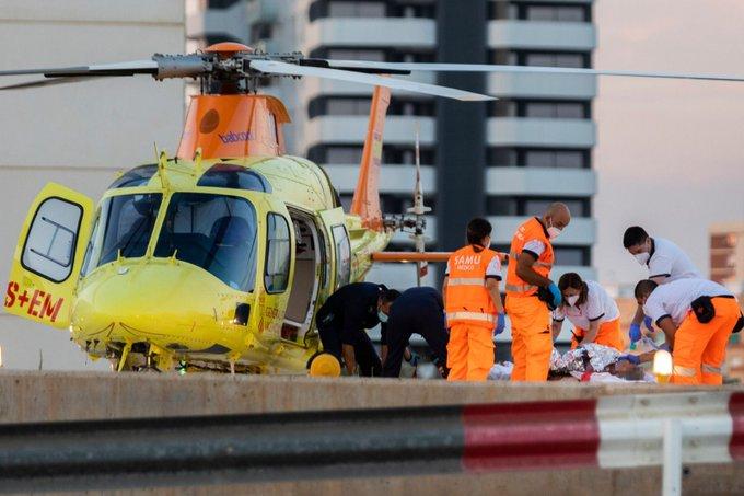 Zeci de oameni, captivi într-un tren înconjurat de flăcări, în Spania | Imagini cu pompierii care fug din calea focului uriaș 785480