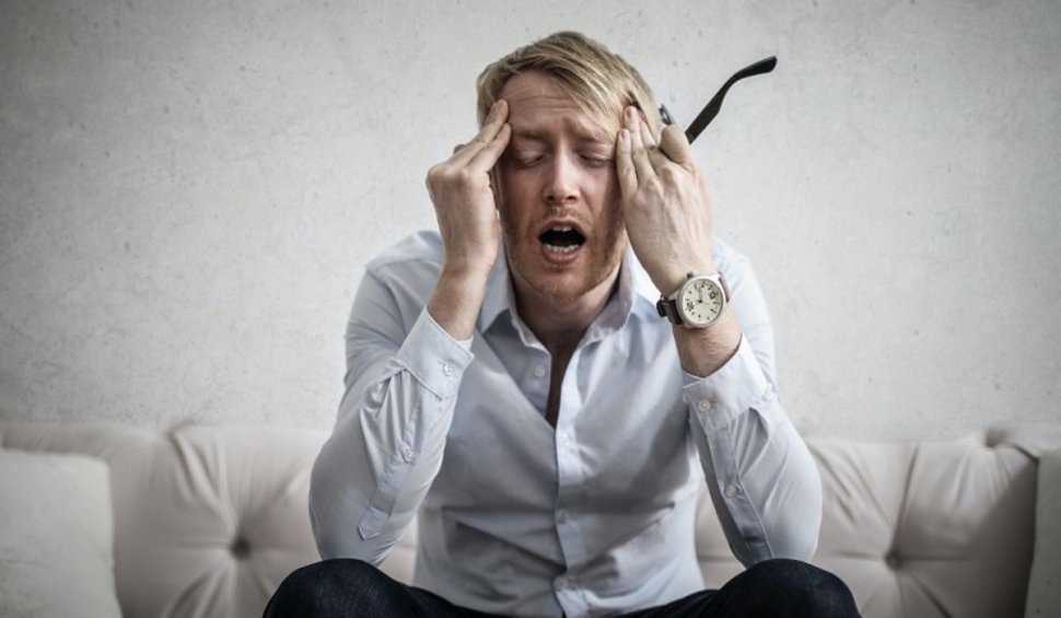 Ce să faci când suferi de migrenă, când pielea este sensibilă și doare?
