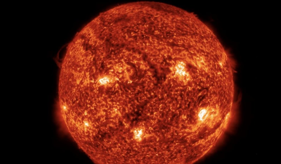 O furtună solară ”canibalică” lovește Pământul cu 1,8 milioane de kilometri pe oră: Efecte majore ale fluxului de plasmă, astăzi și mâine