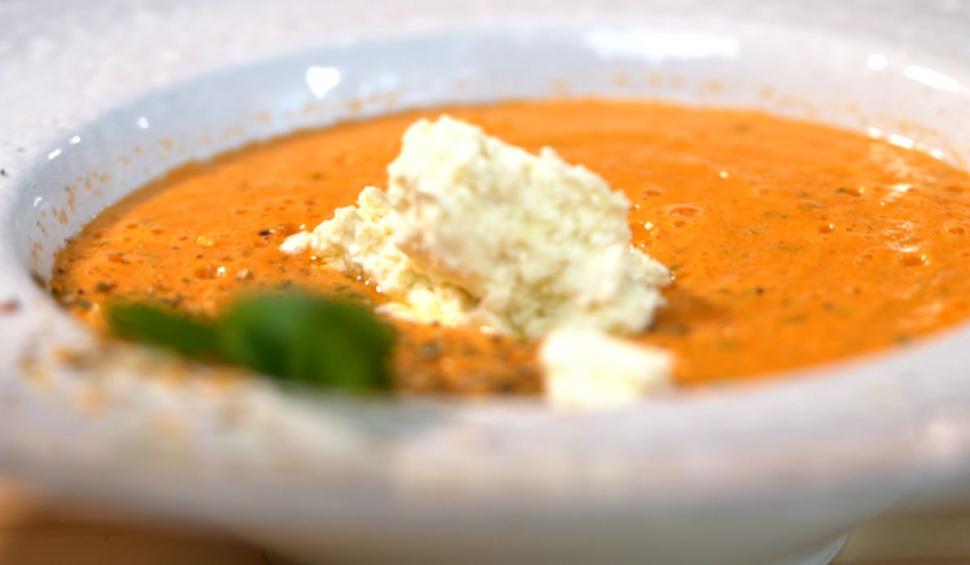 Sâmbătă cu mireasmă de roşii, brânză de capră şi busuioc proaspăt. Dana Săvuică, invitat special în ediţia 16 "Gătit la costum", sezonul 2: "Copilăria mi-am petrecut-o în Asia" 785255