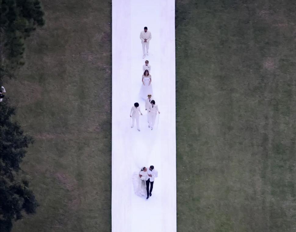 Nunta Jennifer Lopez - Ben Affleck | Primele imagini de la ceremonia unde J.Lo a spus DA, într-o rochie de mireasă spectaculoasă 785990