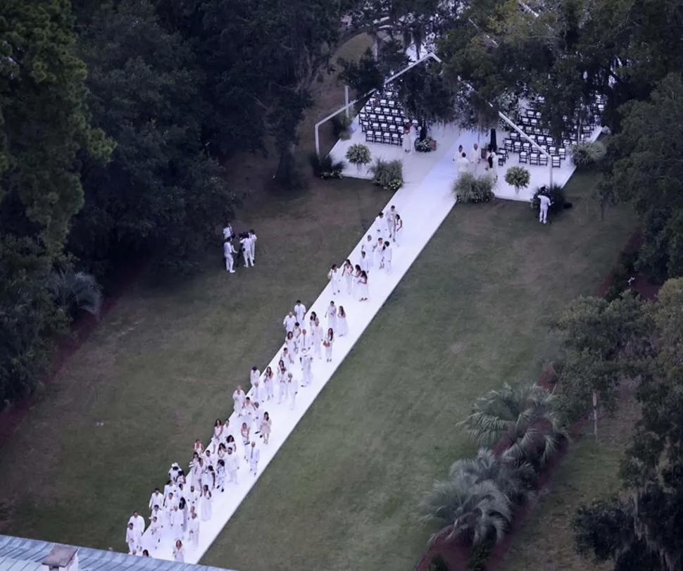 Nunta Jennifer Lopez - Ben Affleck | Primele imagini de la ceremonia unde J.Lo a spus DA, într-o rochie de mireasă spectaculoasă 785992