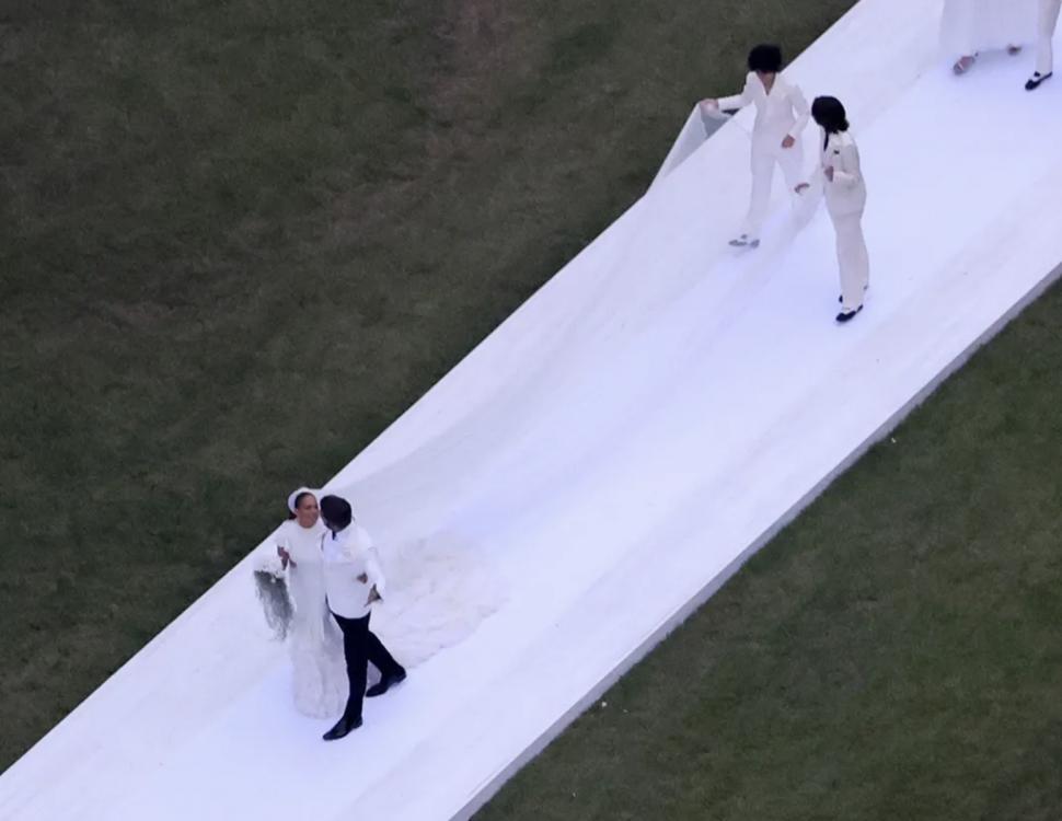 Nunta Jennifer Lopez - Ben Affleck | Primele imagini de la ceremonia unde J.Lo a spus DA, într-o rochie de mireasă spectaculoasă 785995