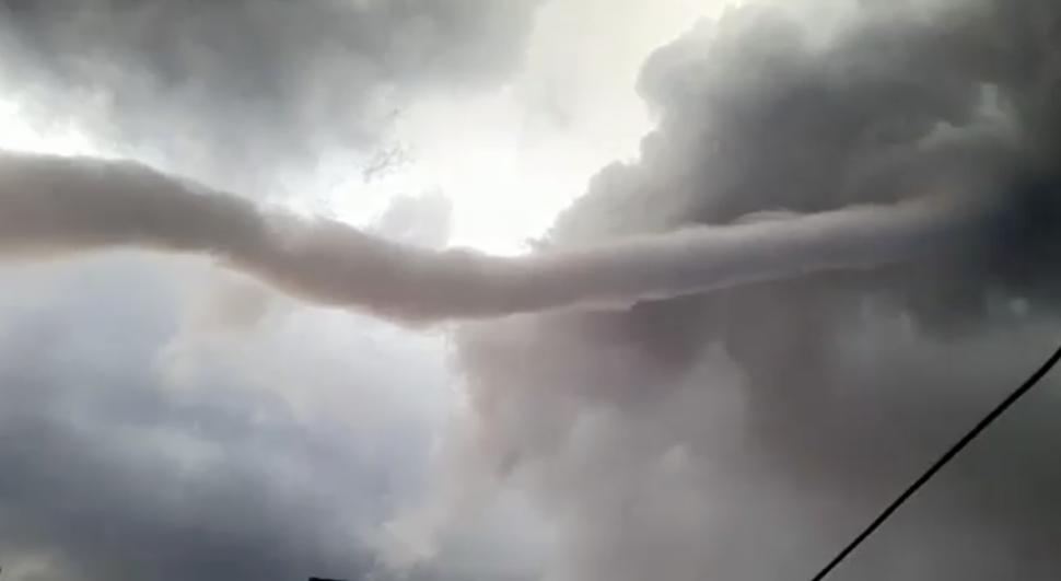 Tornadă uriașă în județul Dolj | Imagini spectaculoase surprinse lângă Craiova 786065