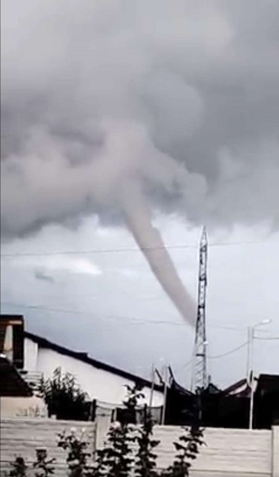 Tornadă uriașă în județul Dolj | Imagini spectaculoase surprinse lângă Craiova 786068