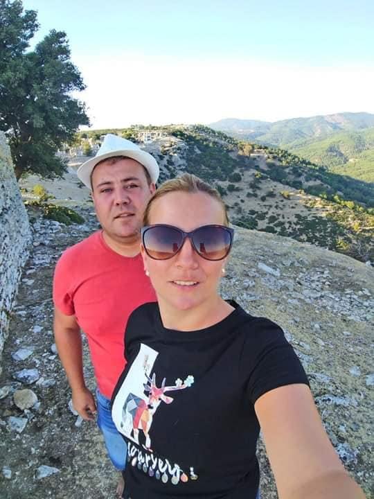 Soții și copilul de un an morți în accidentul de pe Valea Oltului mergeau la mare. Mama s-a împărtășit duminică alături de fiul ei 786165