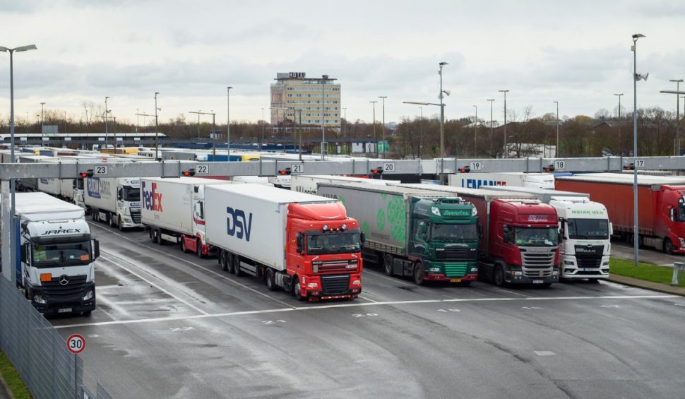 Transportatorii români vor să angajeze mii de şoferi ucraineni de TIR