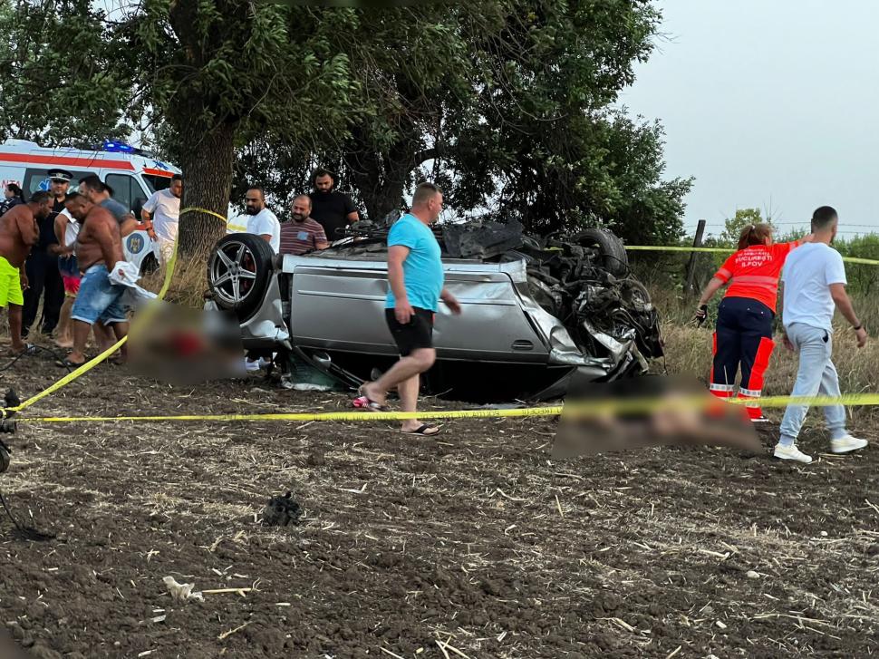 Accident tragic în Frumușani | O familie cu 2 copii a murit, după ce două mașini s-au ciocnit frontal 786650
