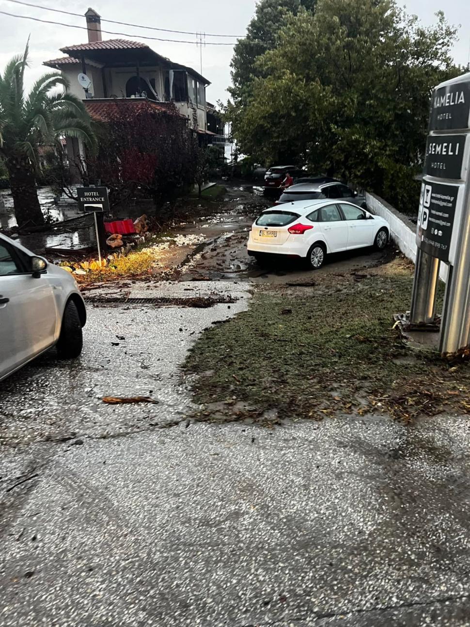 O furtună a făcut prăpăd în Thassos. Turiştii români au filmat străzile inundate 786540