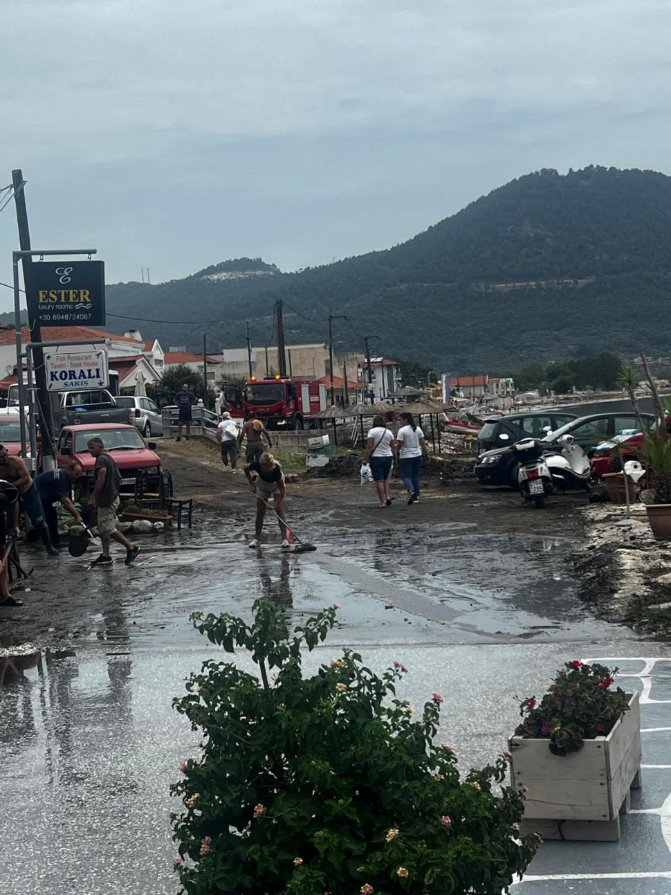 O furtună a făcut prăpăd în Thassos. Turiştii români au filmat străzile inundate 786543