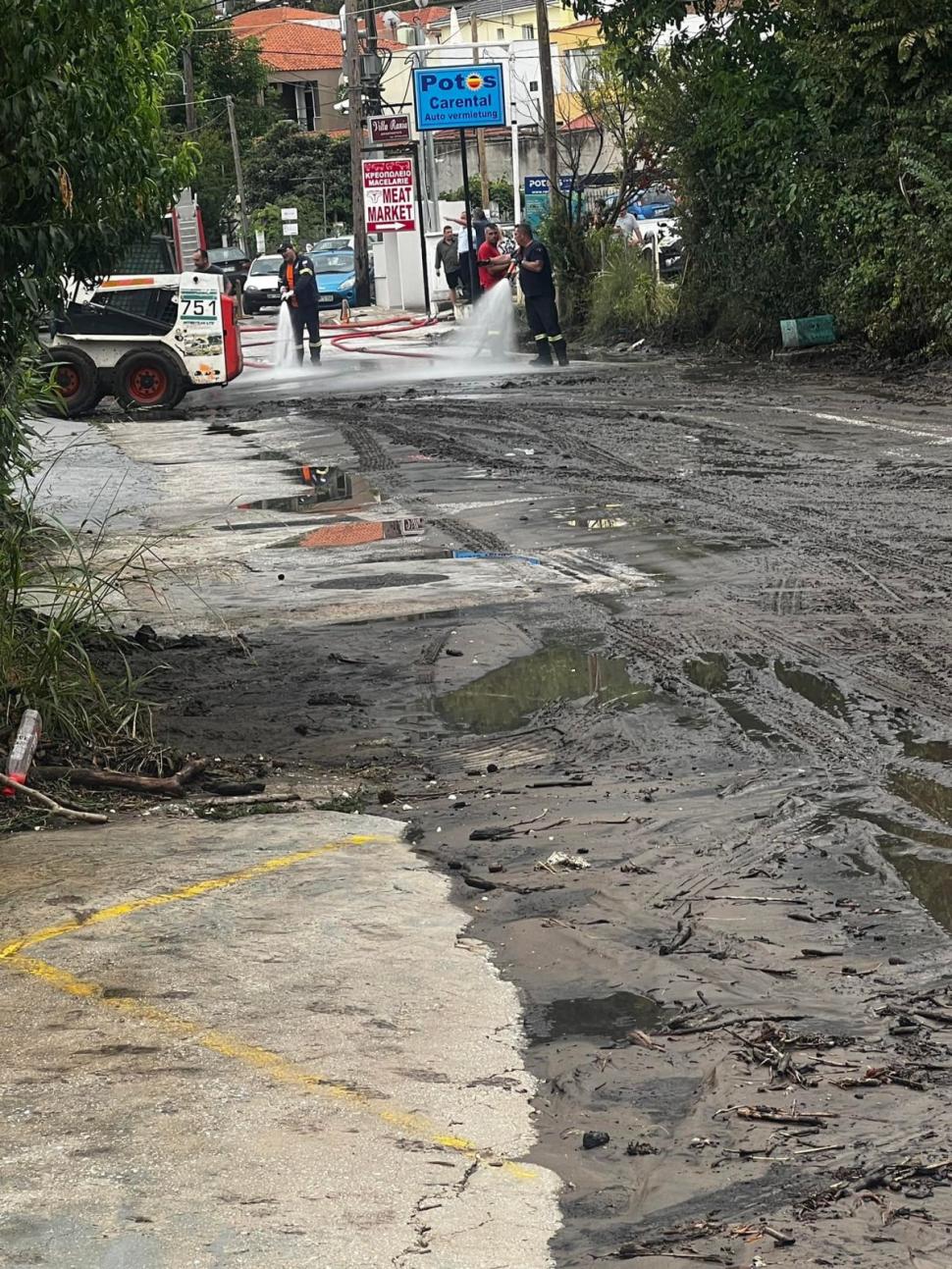 O furtună a făcut prăpăd în Thassos. Turiştii români au filmat străzile inundate 786544