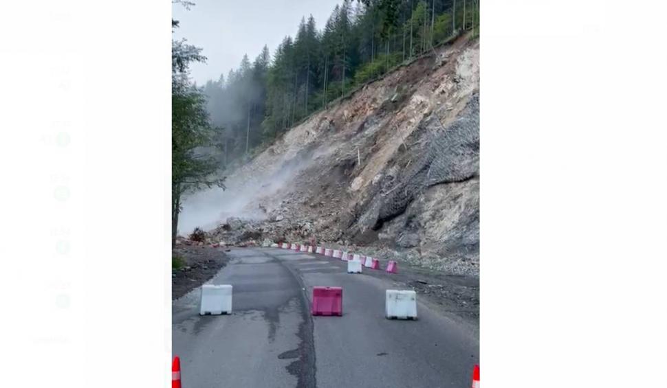 Căderi masive de bolovani pe drumurile din Suceava | Traficul este restricționat 786777